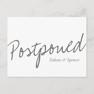 Cartão Postal Script Casual   Casamento Adiado Cinza Branco