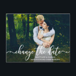 Cartão Postal Script De Caligrafia Elegante Altera A Foto Da Dat<br><div class="desc">O Script De Caligrafia Elegante Moderno Altera A Data Em Que O Casamento Adiou O Cartão Postal De Fotografia Do Casal</div>