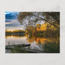 Serenidade de Outono à Beira do Lago