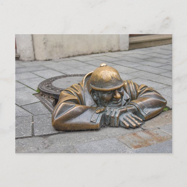 Cartão Postal Sewer Worker Bronze Estátua, Bratislava, Eslováqui (Frente)