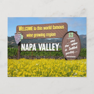 Cartão Postal Sinal de Boas-vindas de Napa Valley com Campo de M