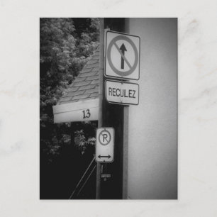 Cartão Postal Sinalização de Rua Preta e Branca Arte Moderna Con