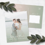 Cartão Postal Sobreposição de Foto de Casamento Verde Verde de O<br><div class="desc">Sobreposição De Fotos De Casamento Verde E Rosa, Do Ombre Elegante, Obrigado Cartões-Postais. Este casamento moderno ou qualquer evento Obrigado O design do Cartão-postal é simples e mínimo com um bonito apagão de gradiente de cor ombre e fontes de script de caligrafia de assinatura de tendências. Adicione a sua fotografia...</div>