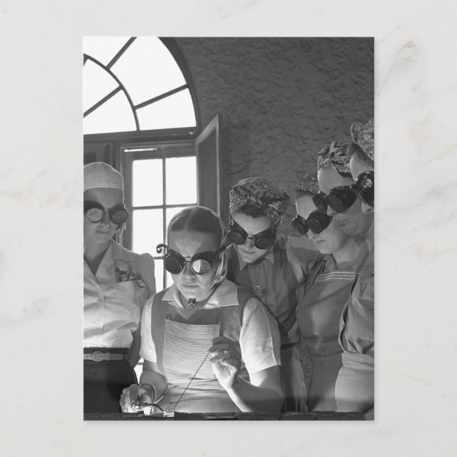 Cartão Postal Soldadoras durante a Segunda Guerra Mundial, décad (Frente)