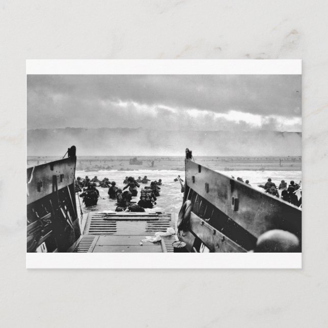 Cartão Postal Soldados LCI andando em terra (Frente)