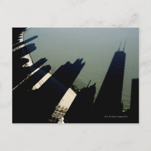 Cartão Postal Sombras da Torre Hancock e edifícios de apartamen