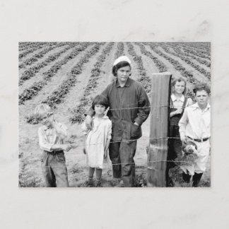 Cartão Postal Sra. Arnold e crianças - 1939.