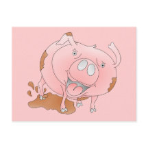 Suíno rosa esparramando na lama