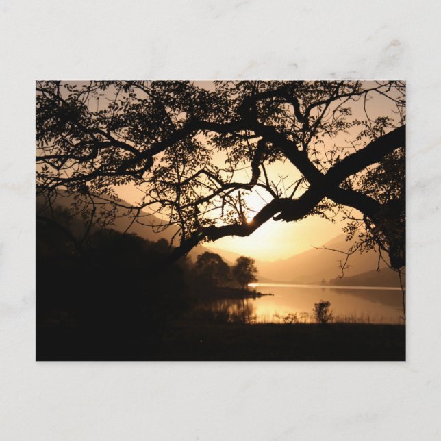 Cartão Postal Sunset escocês através de um Loch (Frente)