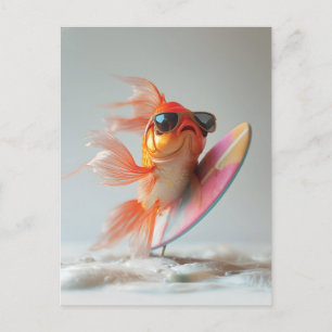 Cartão Postal Surfe de Peixe Goldfish legal em uma onda