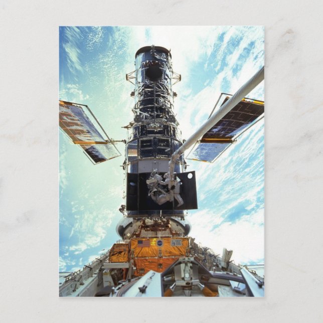 Cartão Postal Telescópio espacial Hubble e astronautas (Frente)