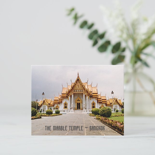 Cartão Postal Templo Marble do Dourado sobre a placa Khmer Lion  (Em pé/Frente)