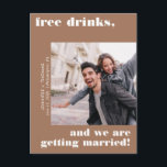 Cartão Postal Terra Cotta Funny Free Bebe Foto Salvar Data<br><div class="desc">Anúncio de casamento engraçado com sua foto personalizada. Adicione seu texto personalizado a este design, usando as caixas "Editar este modelo design" no lado direito do item, ou clique no botão azul "Personalizar" para organizar o texto, alterar as fontes e as cores e também para adicionar informações ou imagens adicionais...</div>