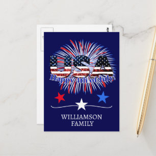 Cartão Postal texto da bandeira dos EUA brilha fogos de artifíci
