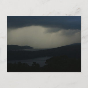 Cartão Postal Thunderstorm sobre o reservatório de Quabbin