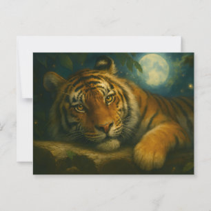Cartão Postal Tigre de Aquarela Descansado na Floresta Noturna