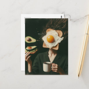 Cartão Postal Torrada de abacate surreal engraçada e mulher de c