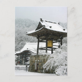 Cartão Postal Torre de sino japonês na neve