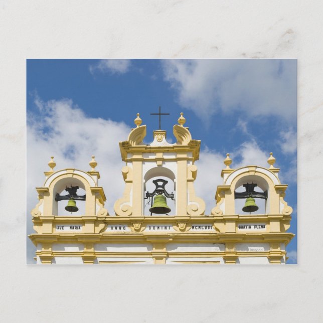 Cartão Postal Torre do sino da igreja na aldeia montanhosa de Za (Frente)