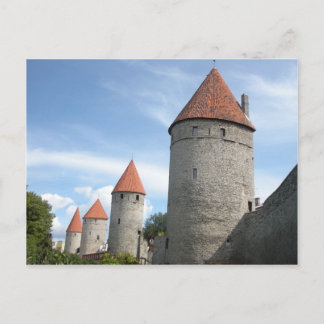 Cartão Postal Torres medievais ou torres em Tallinn, Estônia
