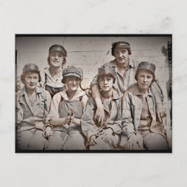 Cartão Postal Trabalhadores do estaleiro em grupo no cais