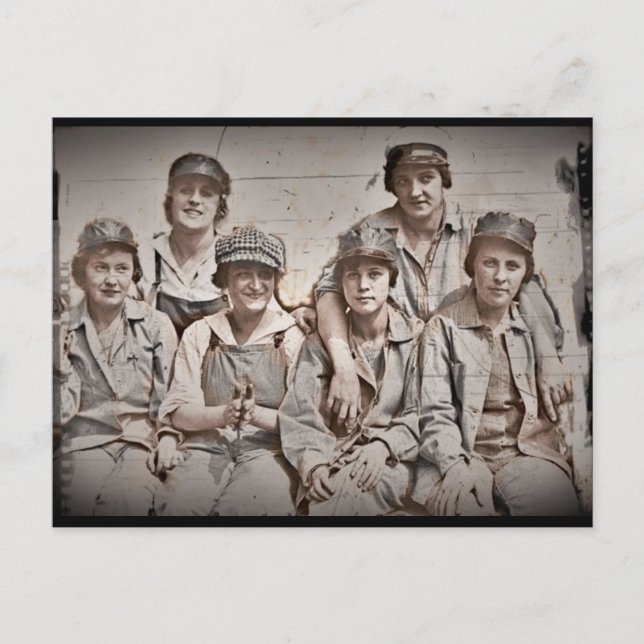 Cartão Postal Trabalhadores do estaleiro em grupo no cais (Frente)