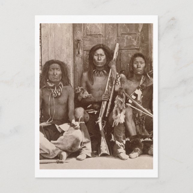 Cartão Postal Três Braves Indianas, fotografadas pelo Royal Eng (Frente)