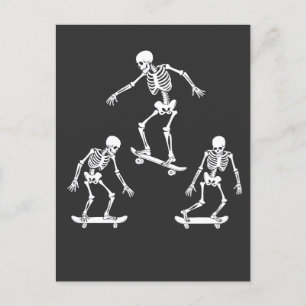 Cartão Postal Três Esqueletos Assustadores de Patins no Hallowee
