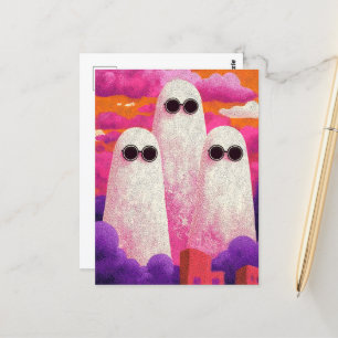 Cartão Postal Três fantasmas em óculos escuros nas nuvens