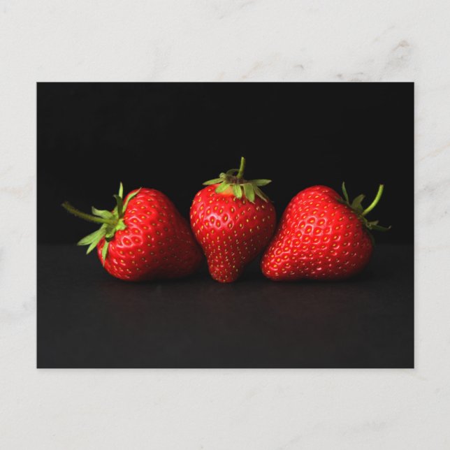 Cartão Postal Três Morangos Em Pccnm Preto (Frente)