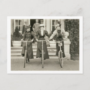 Cartão Postal Três mulheres em bicicletas, início dos anos 190