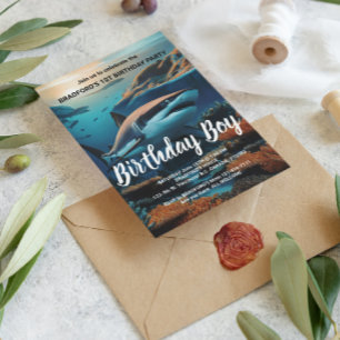 Cartão Postal Tubarão Majestoso Que Se Espalha Através De Profun