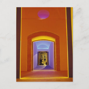 Cartão Postal UE, Espanha, Barcelona. Entrada iluminada perto de