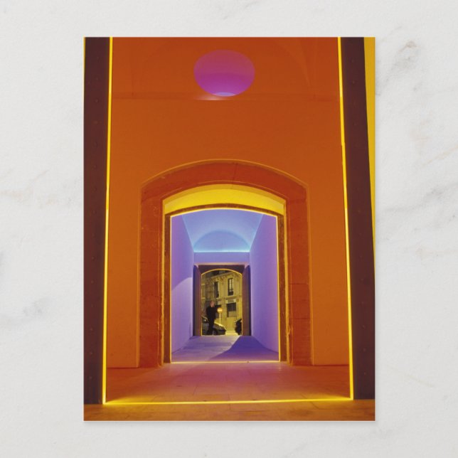 Cartão Postal UE, Espanha, Barcelona. Porta iluminada perto de P (Frente)