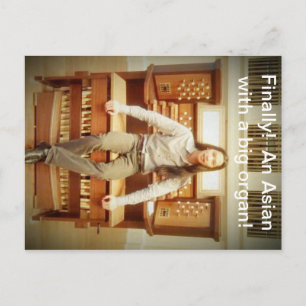 Cartão Postal um asiático com um órgão grande