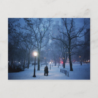 Cartão Postal Um Beijo Quente Numa Noite Fria