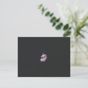 Cartão Postal um desenho de uma planta com flores roxas