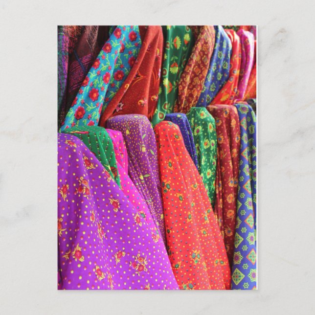 Cartão Postal Um dia no mercado tecido (Frente)