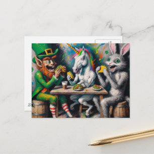 Cartão Postal Um leprechaun, um unicórnio e um coelho comendo ta