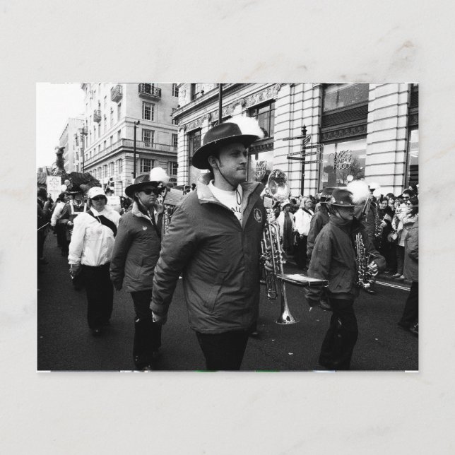 Cartão Postal Um músico no Dia de São Patrício (Frente)