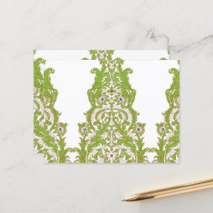Cartão Postal um wallpaper verde e branco com designs de ornamen