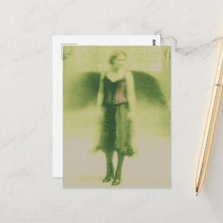 Cartão Postal Uma fotografia falsa vintage de um lindo anjo góti