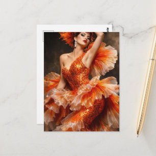 Cartão Postal Uma mulher bonita em um vestido de peixe dourado
