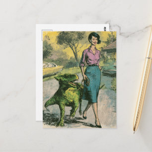 Cartão Postal Uma mulher retrô passeia seu pequeno Dino de estim