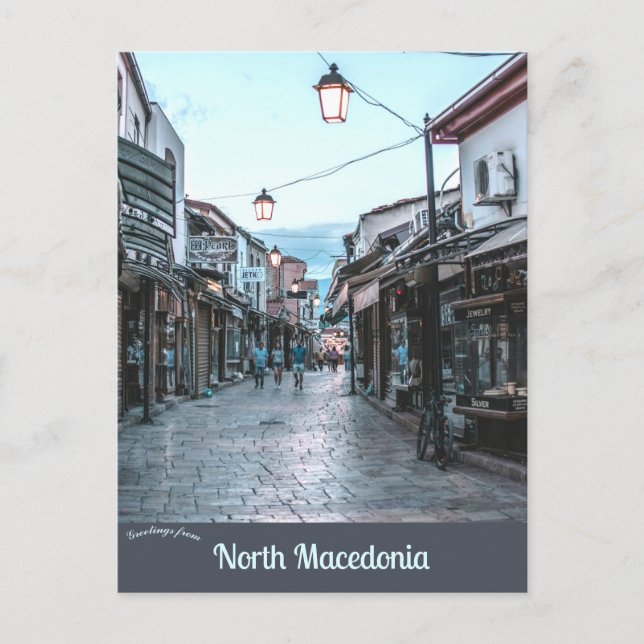 Cartão Postal Uma rua em Skopje, Macedônia do Norte (Frente)