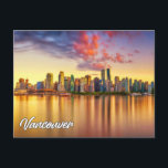 Cartão Postal Vancouver, Colúmbia Britânica, Canadá<br><div class="desc">Este cartão postal impressionante mostra uma fotografia cênica da bela cidade noroeste do Pacífico de Vancouver,  na Colúmbia Britânica,  Canadá. Este cartão-postal seria uma saudação verdadeiramente maravilhosa para os melhores amigos e familiares.</div>