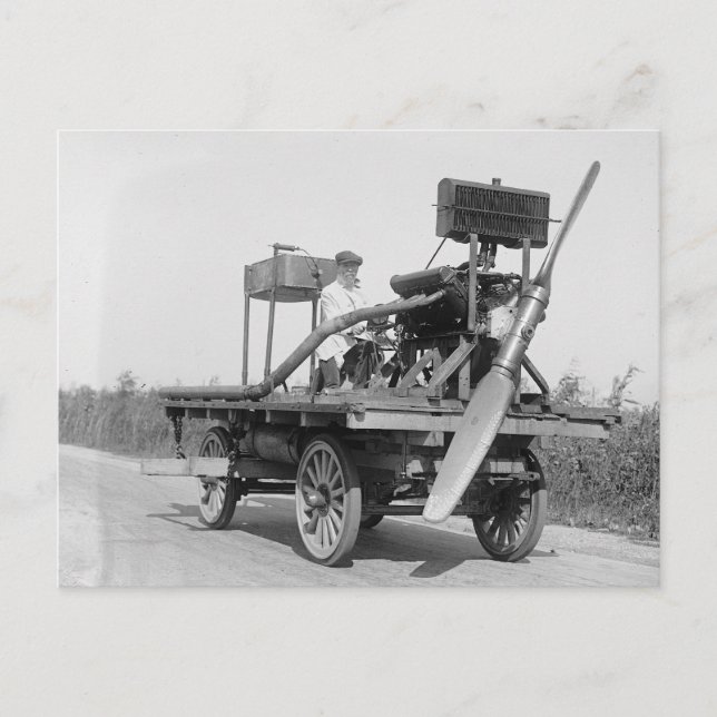 Cartão Postal Veículo Bizarro com Hélice, 1922 (Frente)