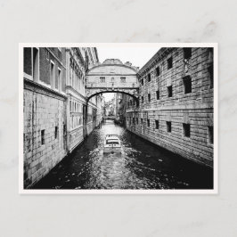 Cartão Postal Veneza Itália Barco no Canal Preto e Branco