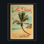Cartão Postal Viagens vintage de Palm Tree Beach de Vero Beach<br><div class="desc">Design de Vero Beach,  no estilo Viagens vintage,  apresentando uma palmeira na praia com oceano e céu.</div>