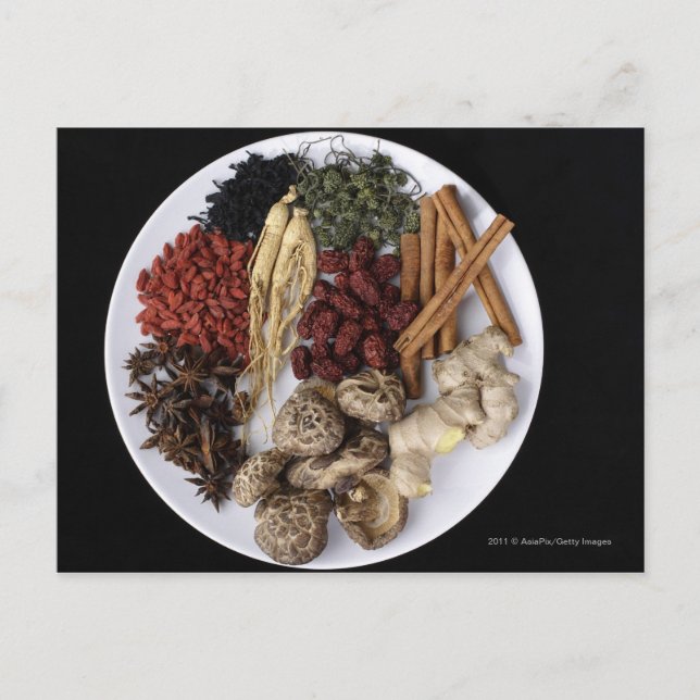 Cartão Postal Vida estática de bastões de canela e raízes de gen (Frente)